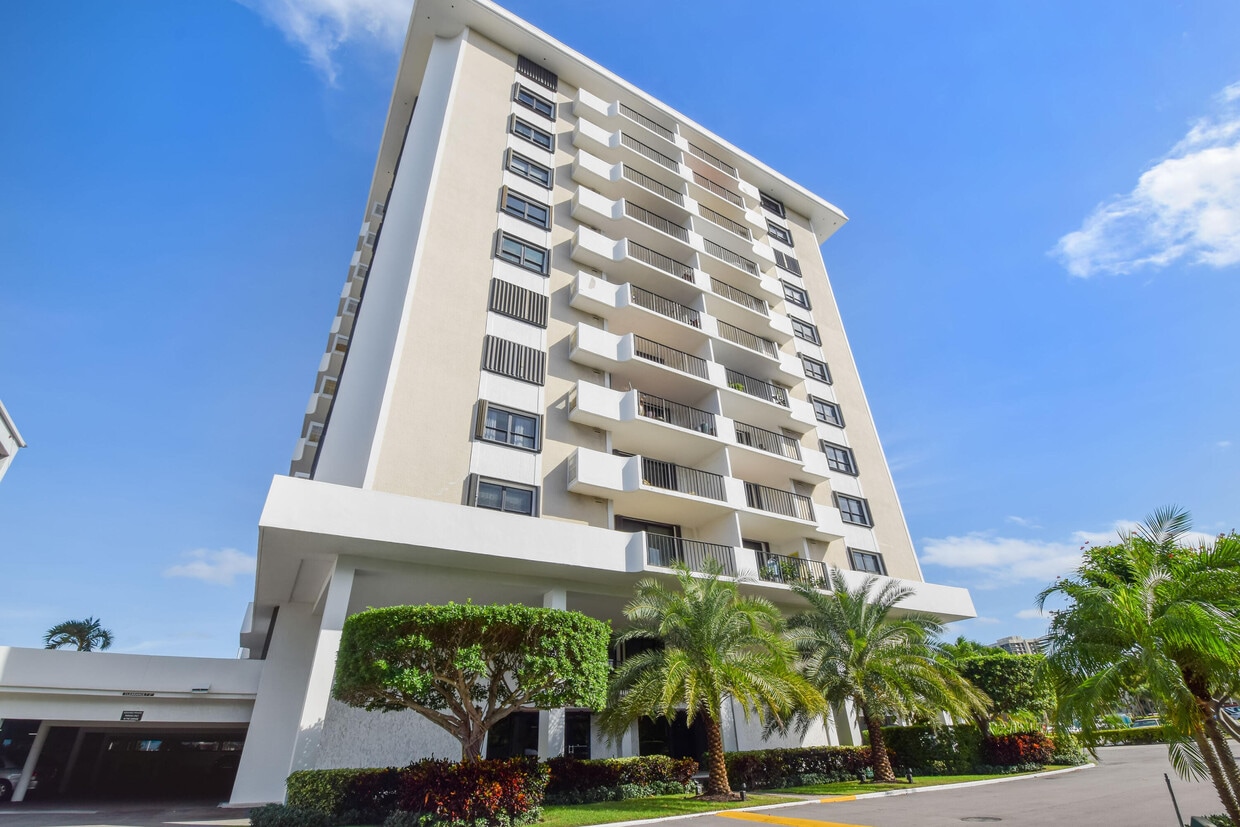 Foto principal - 1200 Marine Way