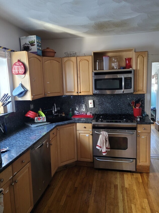 35 Cameron Ave Unit 2, Somerville, MA 02144 Condo for Rent in