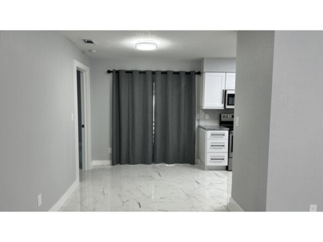 Foto del edificio - 2 bedroom 2 Bath Newly Upgraded! Available...