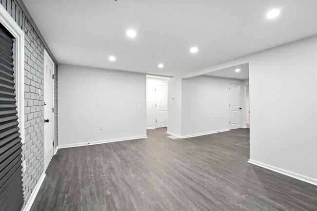 Foto del edificio - 354 Fernhill Ave