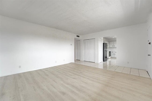 Building Photo - 6289 Lear Dr