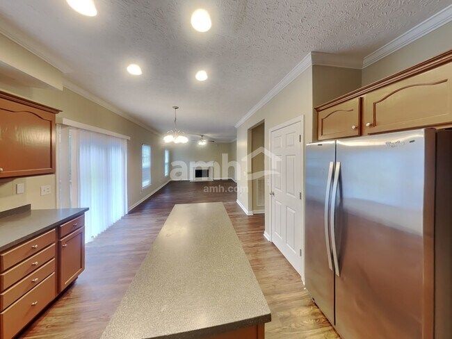 Building Photo - 7028 Oak Brook Ter