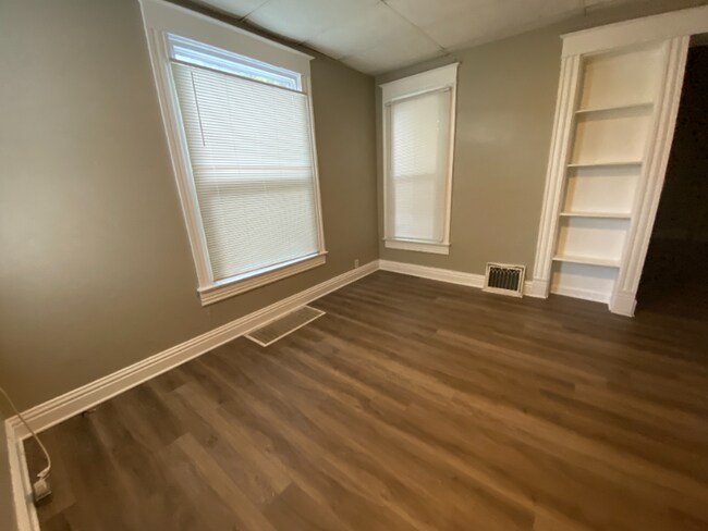 Foto del edificio - 901 W 6th St