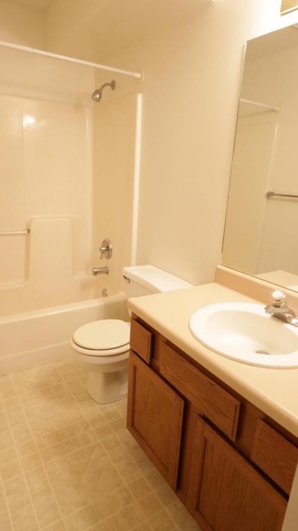 Foto del edificio - 1027 H St, #11