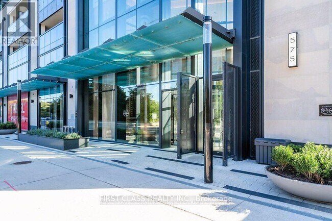 Photo du bâtiment - 575 Bloor St E