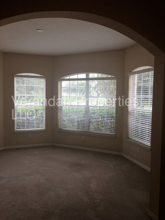 Building Photo - 705 Gordonia Ct