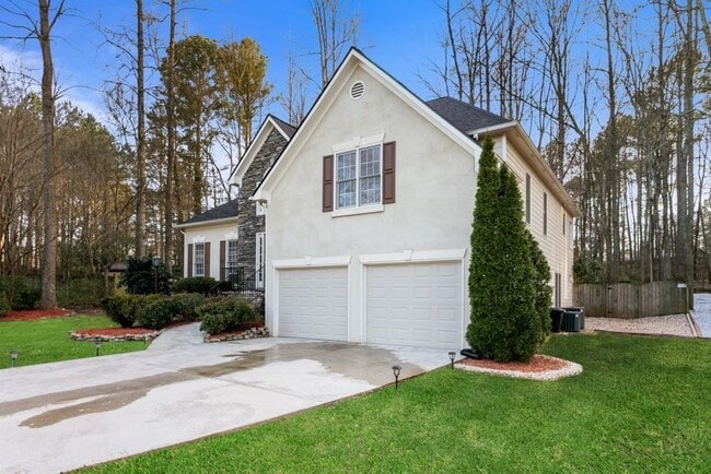Building Photo - 541 Battleview Dr
