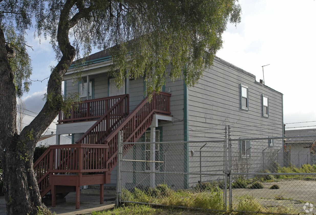 Foto principal - 326-328 Center St