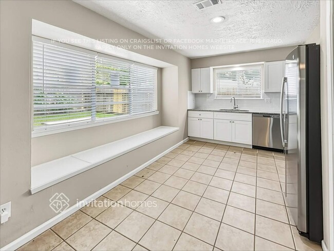 Building Photo - 2902 Early Turn Dr