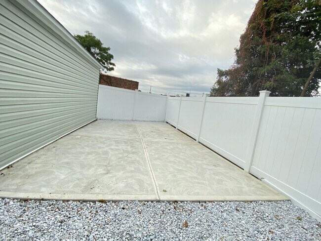 Foto del edificio - 62-44 62nd Rd