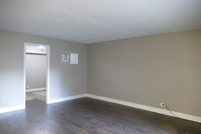 Foto del edificio - 7724 Woodward Ave