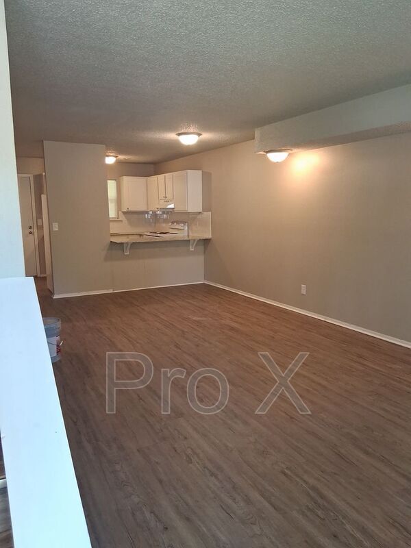 Building Photo - 518 N Betty Jo Dr