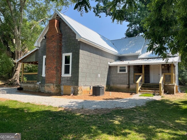 Photo - 1441 Wire Bridge Rd House