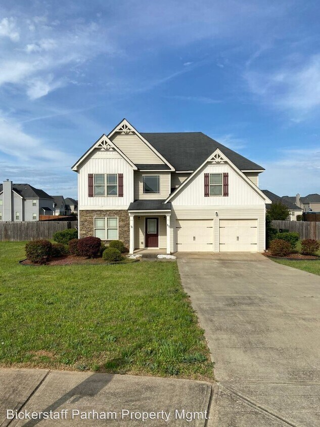 Primary Photo - 3 br, 2.5 bath House - 11 Justice Dr