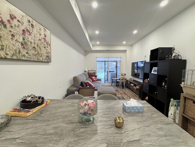 Photo du bâtiment - 37 Boustead Ave