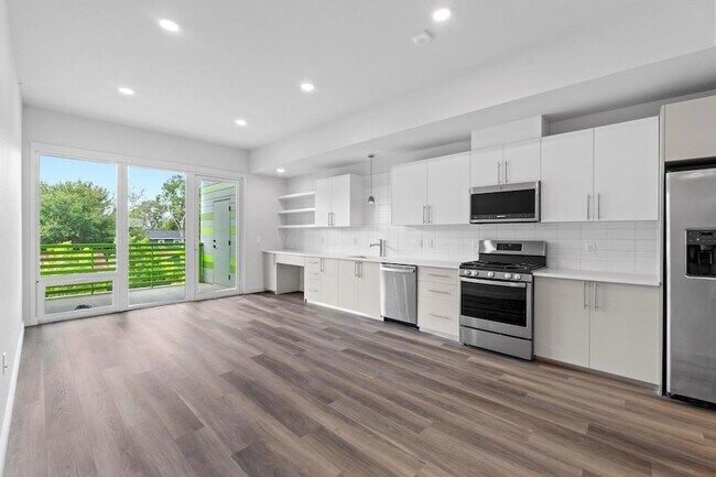 Foto del edificio - 4004 Banister Ln