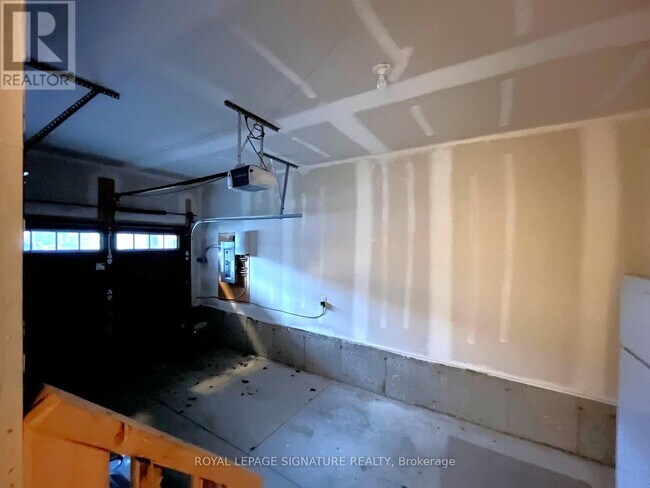 Building Photo - 5 Dodman Cres