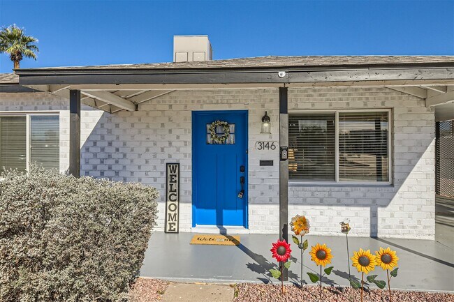 Front Entryway - 3146 E Flower St House