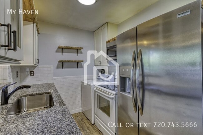 Photo - 2776 S Dahlia St House