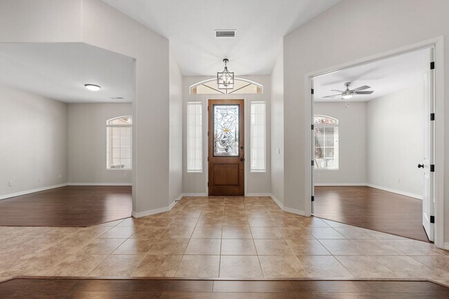 Foto del edificio - Pinion Oaks 4 Bedroom Home