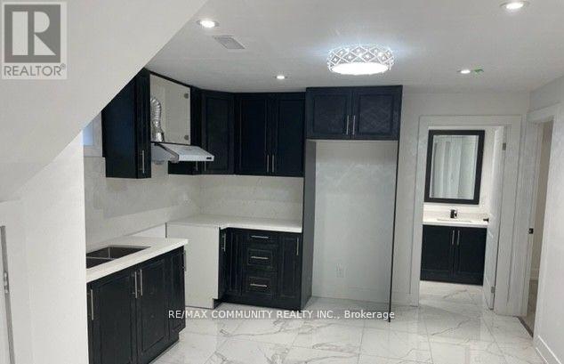 Building Photo - 206 Crocus Dr