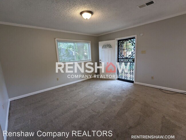 Foto del edificio - 3 br, 1 bath House - 2494 Judson St