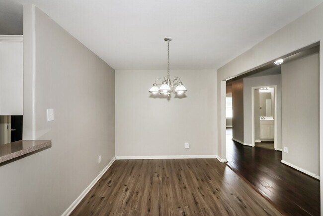 Foto del edificio - 6919 Garnet Trail Ln