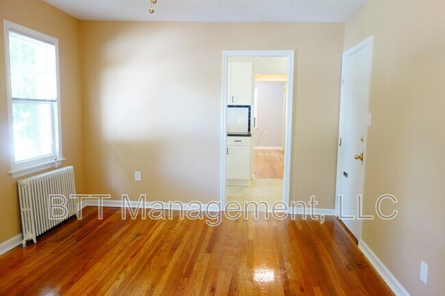 Foto del edificio - 8401 Flower Ave