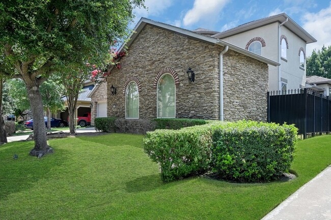 Building Photo - 3827 Antibes Lane