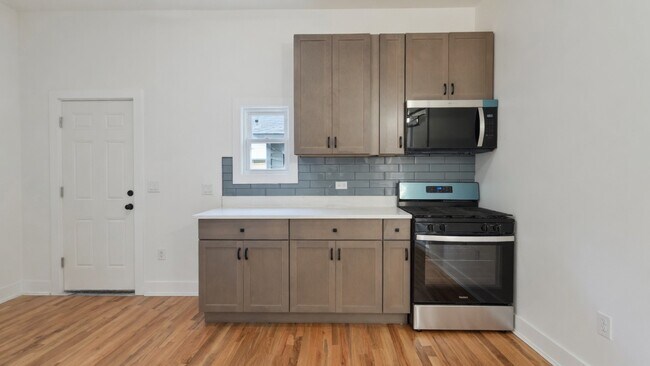 Foto del edificio - 1742 N California Ave