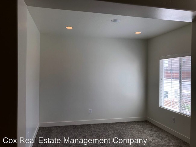 Foto del edificio - 6 br, 3.5 bath House - 2749 S 3210 E