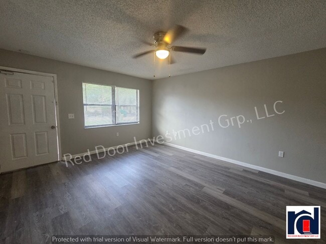 Building Photo - 3831 NE 41st St