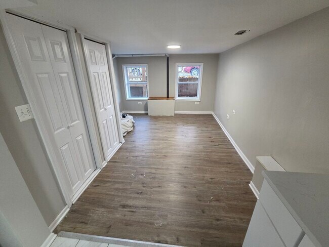 Foto del edificio - 2847 W 25th Pl