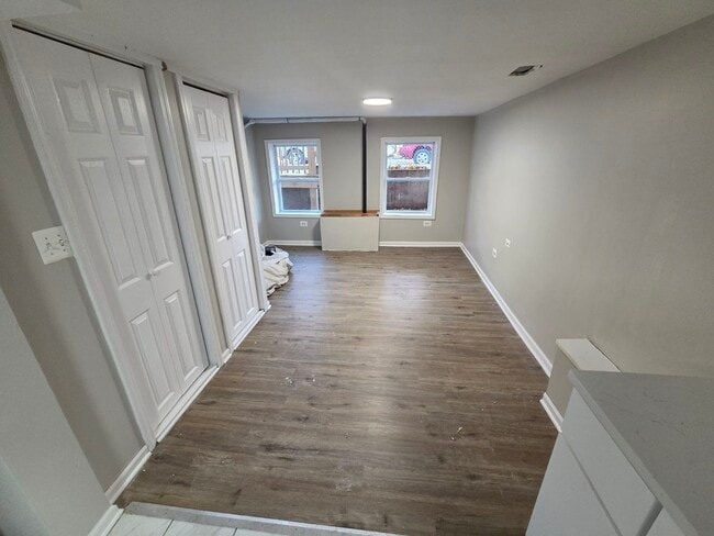 Building Photo - 2847 W 25th Pl