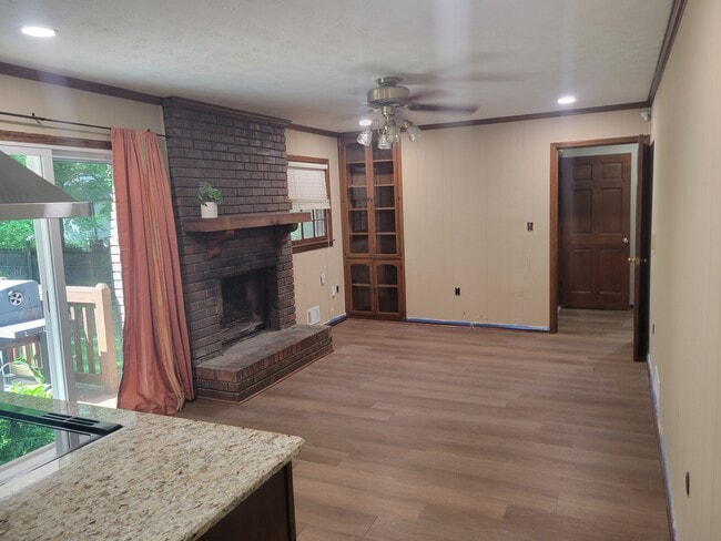 Family Room - 700 Green Mountain Trl