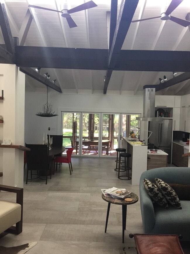 Building Photo - 710 Whippoorwill Dr