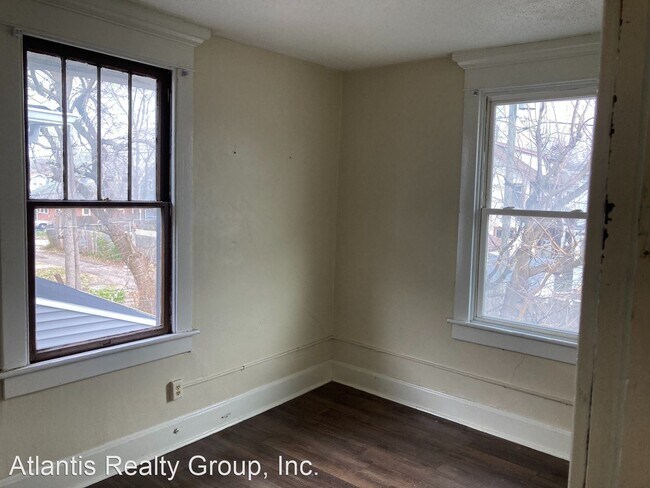 Building Photo - 3 br, 1 bath House - 19 Parkview Drive