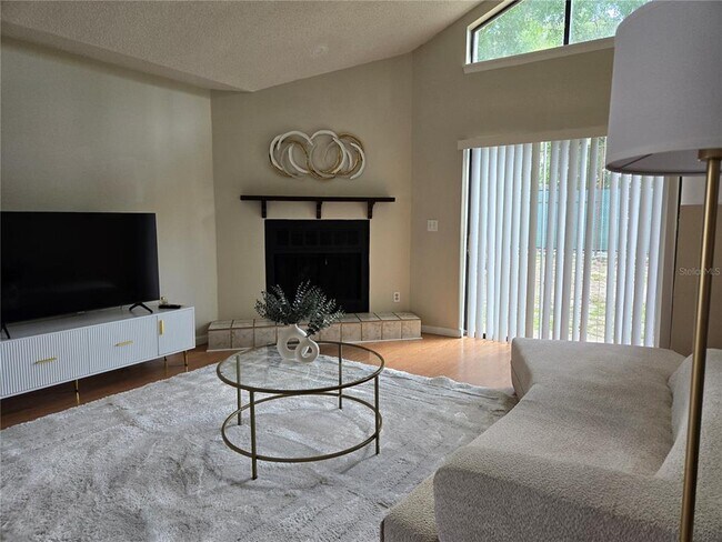 Foto del edificio - 422 S Netherwood Cres