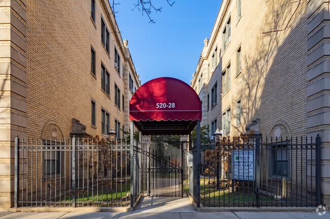 Foto del edificio - 520-28 W. Surf St.