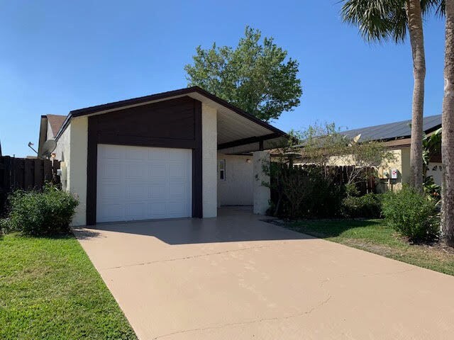 Foto principal - 2037 Kings Crossing SW