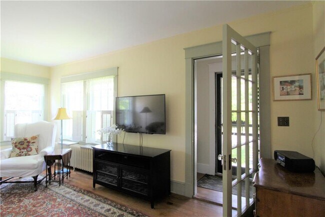 Building Photo - 141 Coggeshall Ave