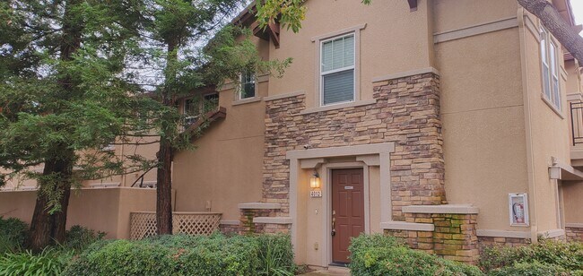 Foto del edificio - 3301 N Park Dr