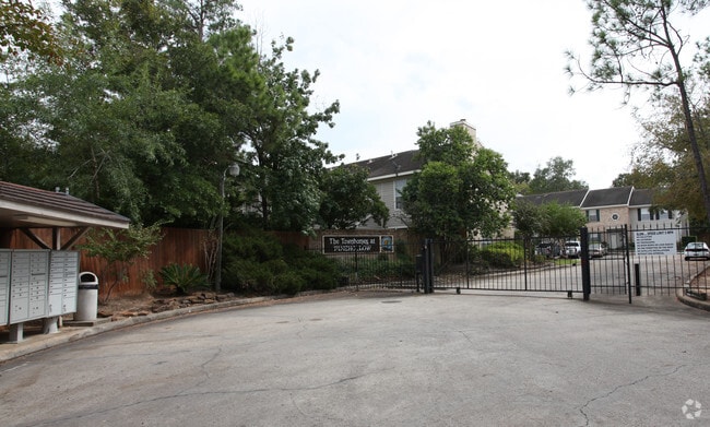 Building Photo - The Townhomes at Pinehollow