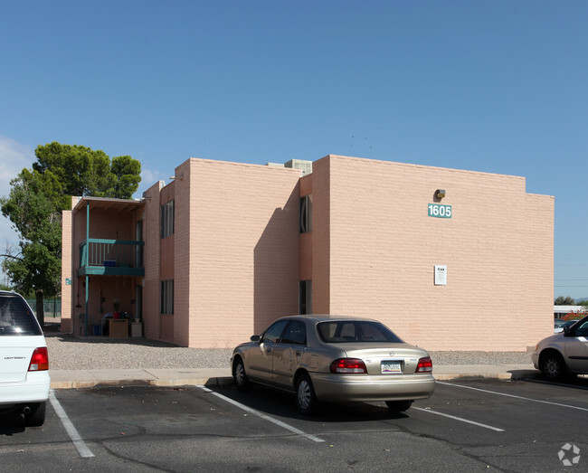 Building Photo - Greenview Apartments