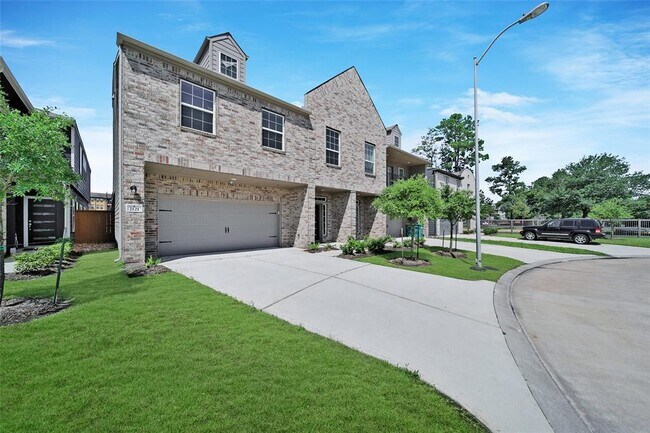 Building Photo - 2121 Solstice Blvd
