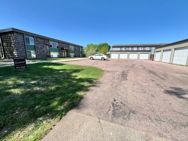 Building Photo - 3505 S. Hawthorne Apartments