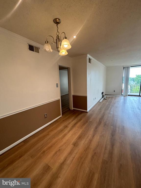 Building Photo - 3115 Patrick Henry Dr