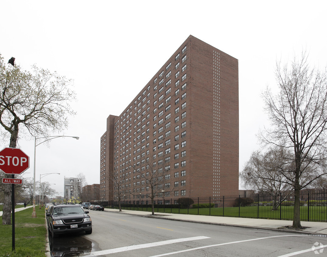 Foto principal - Midway Gardens Apartments