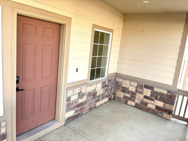 Foto del edificio - Price Reduced plus FREE JANUARY RENT!!! Beautiful 4 Bed/3 Bath West Greeley Home – Spacious Lot &...