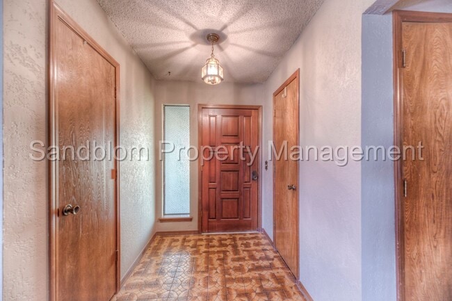 Foto del edificio - For Lease | Owasso | $1600/mo | Available ...